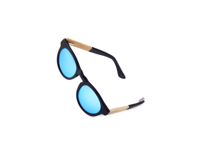 Lensabl lets users replace original lenses with any tint they want including mirrored.
