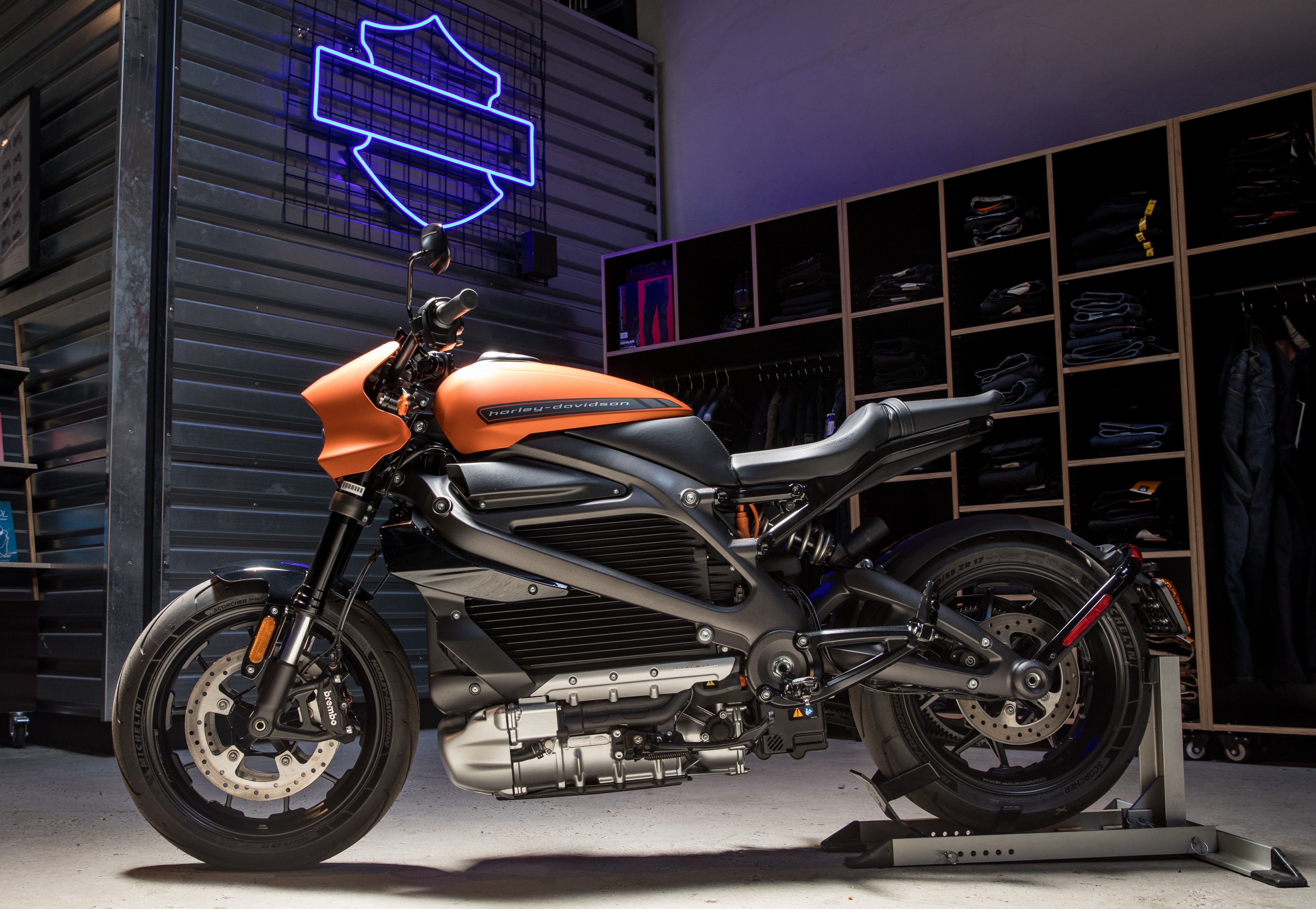 Harley Davidson Livewire static 1